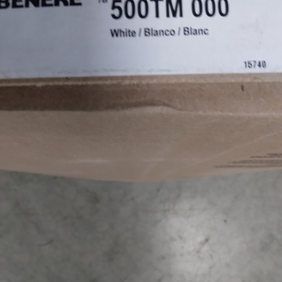 BENEKE BEMIS ELONGATED WHITE TOILET SEAT IN BOX - Picture 10 of 16